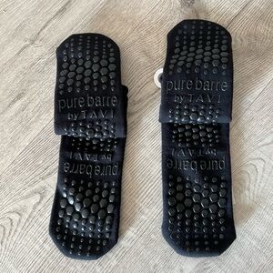 Lot of 2 pure barre sticky socks sz large